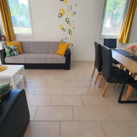 In Szantod/balaton 35823 Apartment *