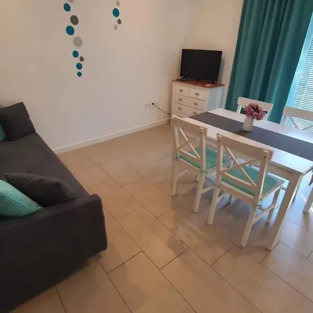 In - Balaton 35823 شقة Szántód